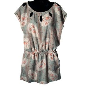 Peppermint | Mini Short Sleeve Dress with pockets| Size: Medium